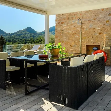 With Pool Sant Joan *